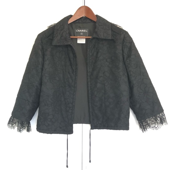 Auth Chanel black Camille flower pattern lace top with 3/4 length sleeves